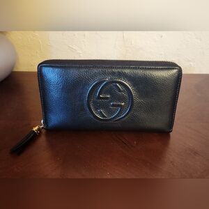 Gucci Soho Interlocking GG Black Leather Zippered Wallet
